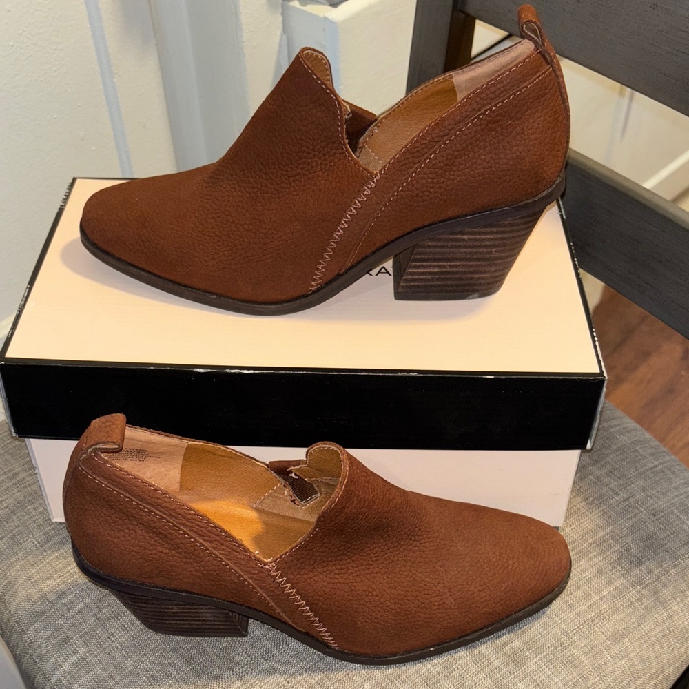 Lucky Brand Brown Vienna Leather Ankle Boots 9